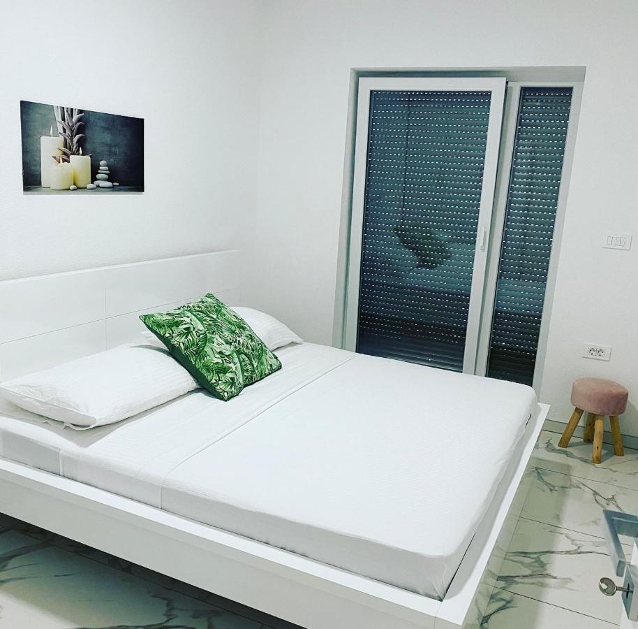 Deluxe Apartment Zara Esterno foto